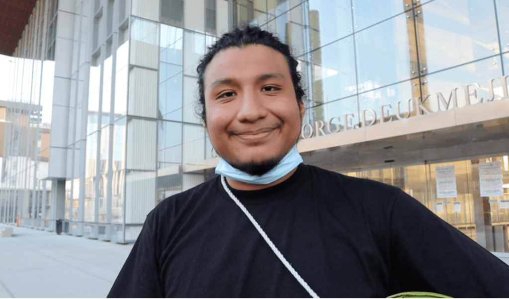 RAZA ON THE STREET: Gente reacts to Roe v Wade reversal in the works